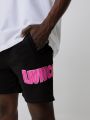  מכנסי ברמודה עם הדפס לוגו של LIVINCOOL