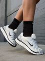  נעלי סניקרס Nike P-6000 / נשים של NIKE