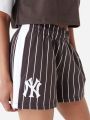  מכנסיים קצרים פסים עם לוגו New York Yankees של NEW ERA