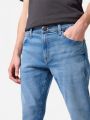  ג'ינס בגזרה ישרה של WRANGLER