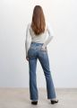  ג'ינס ארוך בגזרה מתרחבת DANA של MANGO