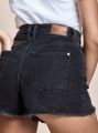  מכנסי ג'ינס קצרים בסיומת פרומה של ROXY