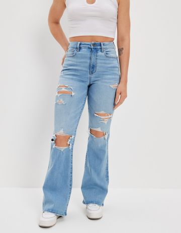 ג'ינס בגזרה מתרחבת עם קרעים של AMERICAN EAGLE