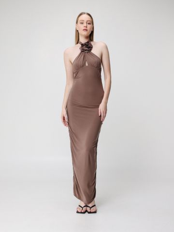 שמלת מקסי קולר עם עיטור פרח של TERMINAL X