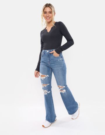 מכנסי ג'ינס CURVY SUPER HIGH RISE FLARE של AMERICAN EAGLE