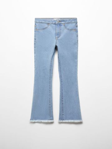 ג'ינס בגזרת Flare עם סיומת פרנזים של MANGO