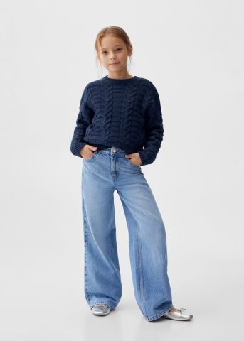 ג'ינס בגזרה מתרחבת של MANGO