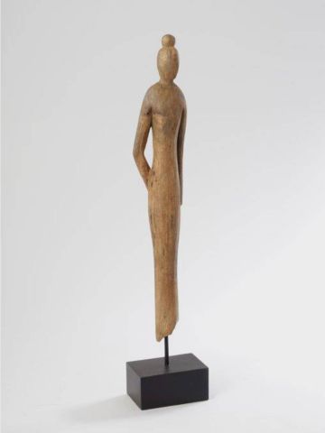 פסל אישה מעץ / 71X11 של ADAGIO