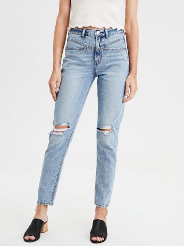 ג'ינס MOM עם עיטורי קרעים