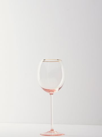 כוס יין גבוהה עם שפה מוזהבת