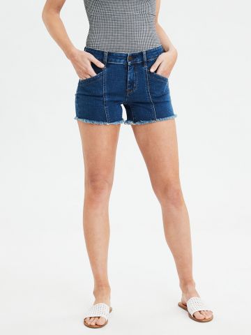 ג'ינס קצר עם פרנזים בסיומת / נשים