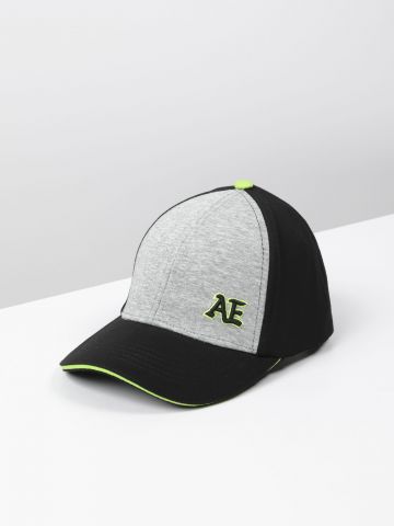 כובע מצחייה קולור בלוק עם לוגו / בנים