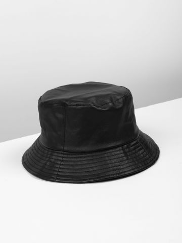 כובע באקט דמוי עור / נשים