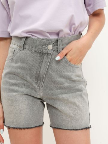 ג'ינס קצר בגזרת בייקר