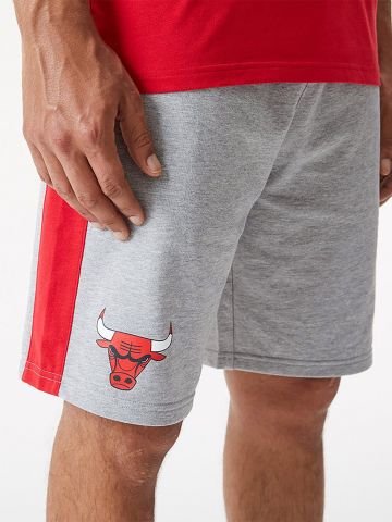 מכנסיים קצרים עם הדפס Chicago Bulls