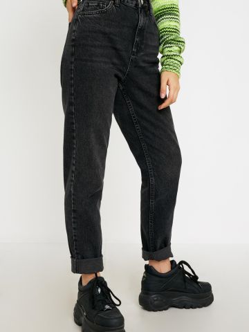ג'ינס בגזרה גבוהה של URBAN OUTFITTERS