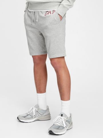 מכנסי טרנינג קצרים עם הדפס לוגו רקום / גברים של GAP