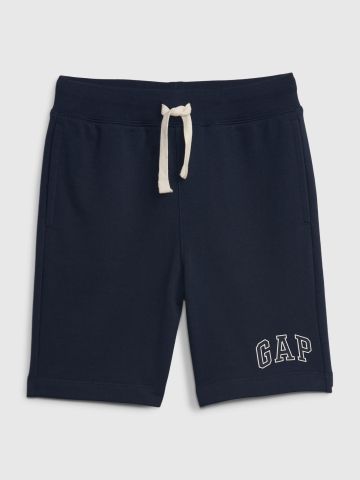 מכנסי טרנינג קצרים עם לוגו / בנים של GAP
