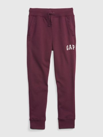 מכנסי טרנינג עם לוגו / בנים של GAP