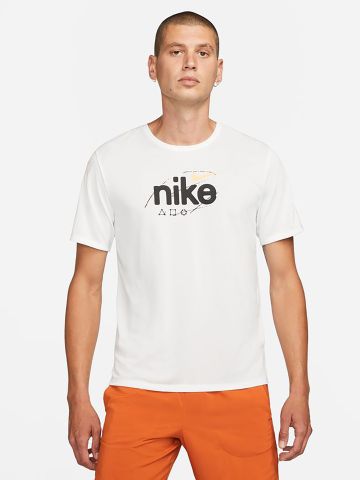 חולצת ריצה Dri-FIT Miler D.Y.E של undefined