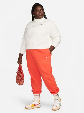 מכנסי טרנינג עם לוגו Nike Sportswear Phoenix Fleece / Plus Size של undefined