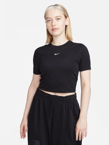טי שירט קרופ עם לוגו Nike Sportswear Essential של undefined