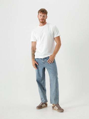 ג'ינס בגזרה רחבה של URBAN OUTFITTERS