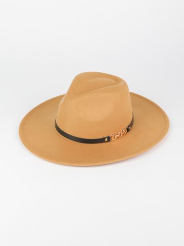 כובע רחב שוליים עם שרשרת / נשים של YANGA