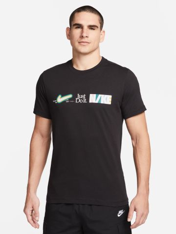טי שירט עם הדפסי לוגו Nike Sportswear של NIKE