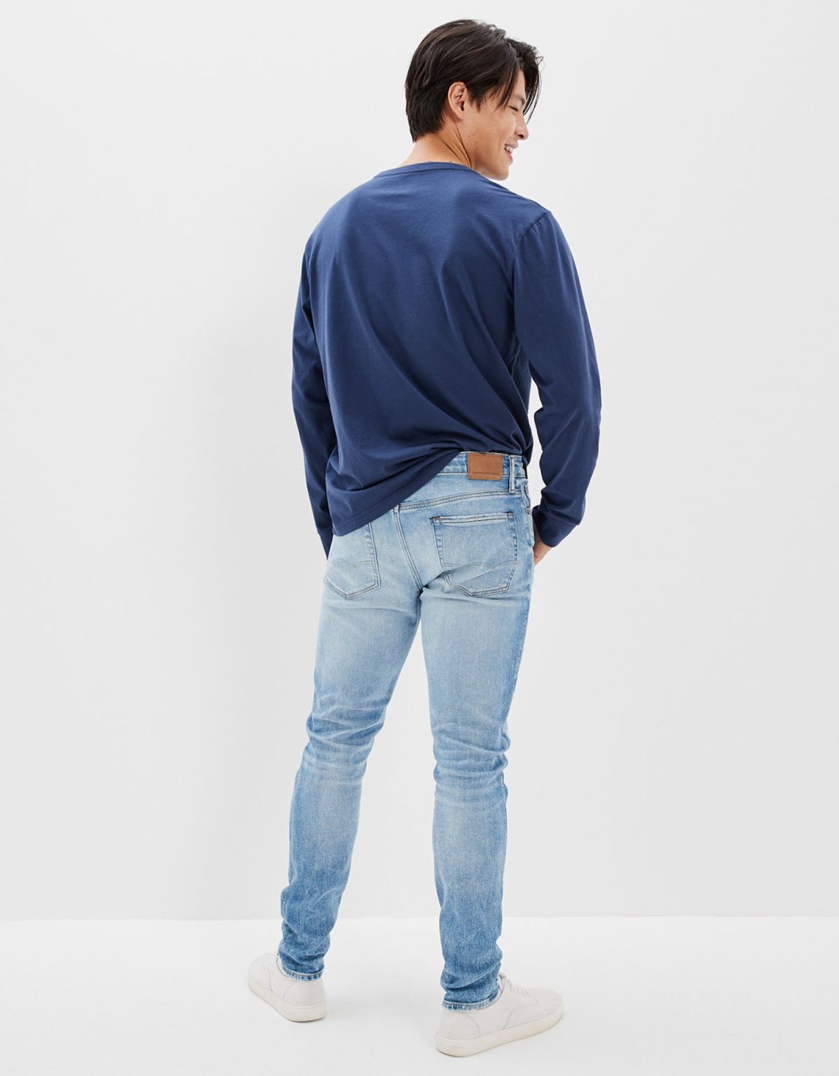  ג'ינס ווש בגזרת סקיני של AMERICAN EAGLE