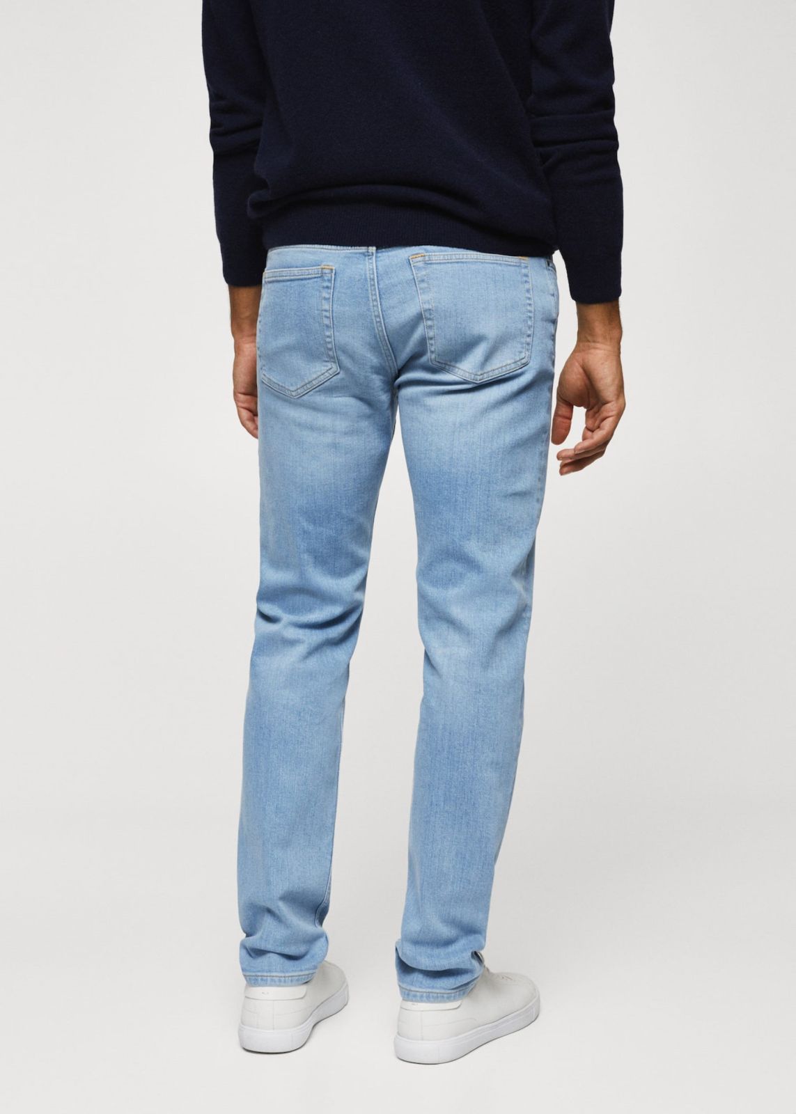  מכנסי ג'ינס ארוכים בגזרת slim של MANGO
