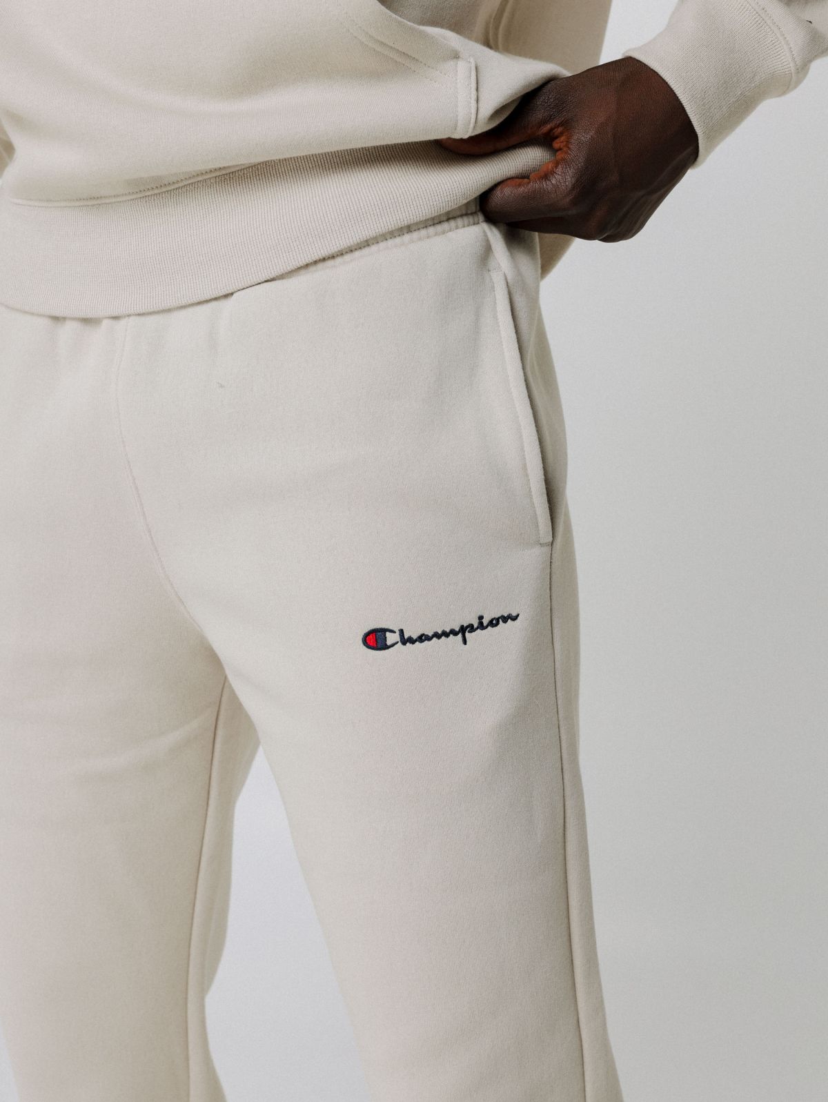  מכנסי טרנינג עם לוגו רקום של CHAMPION