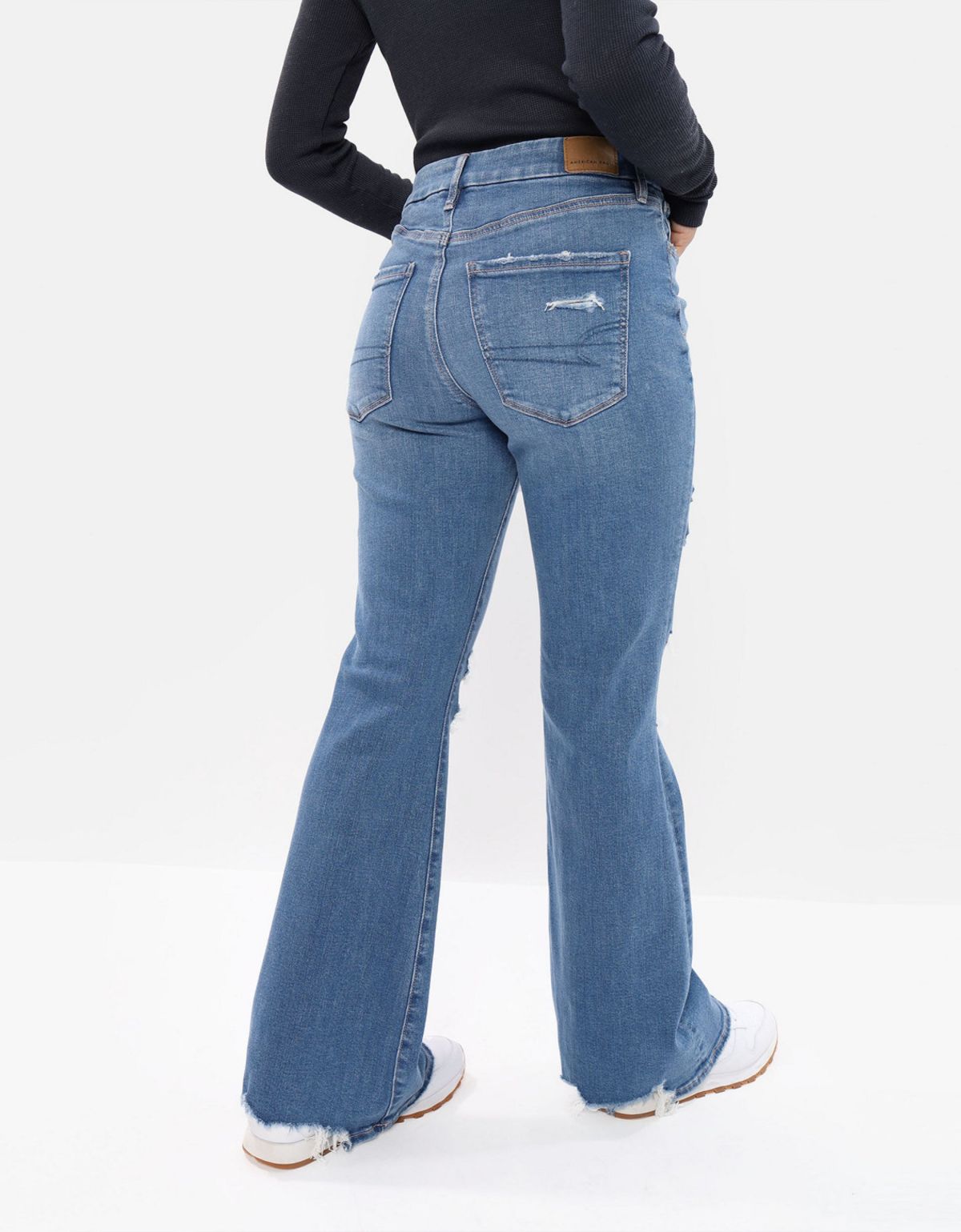  מכנסי ג'ינס CURVY SUPER HIGH RISE FLARE של AMERICAN EAGLE