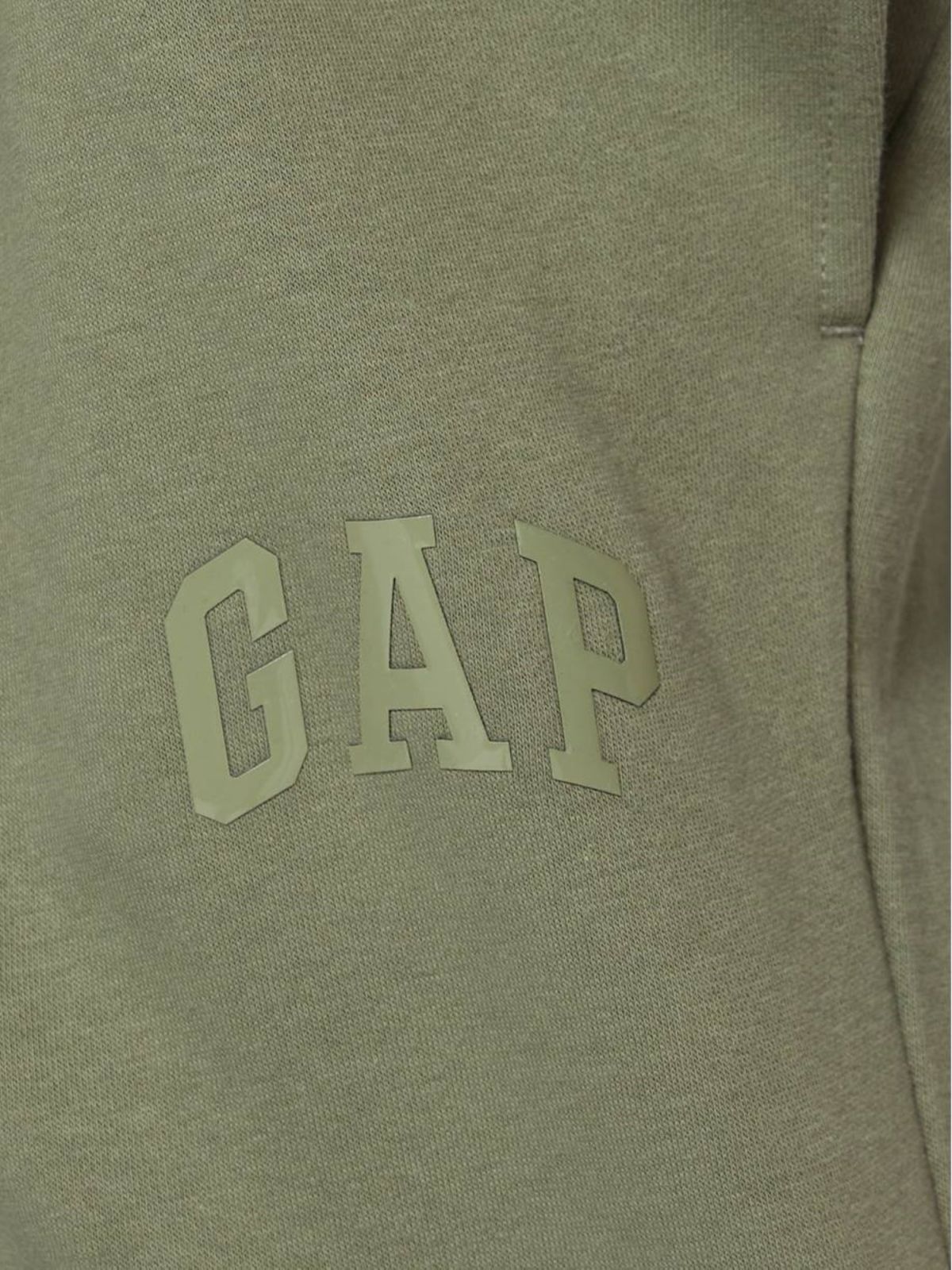  טרנינג ארוך עם לוגו של GAP