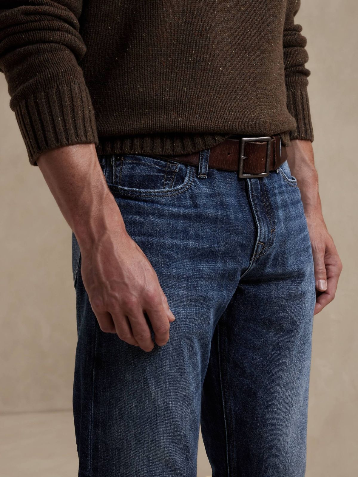  ג'ינס ארוך בגזרה ישרה של BANANA REPUBLIC
