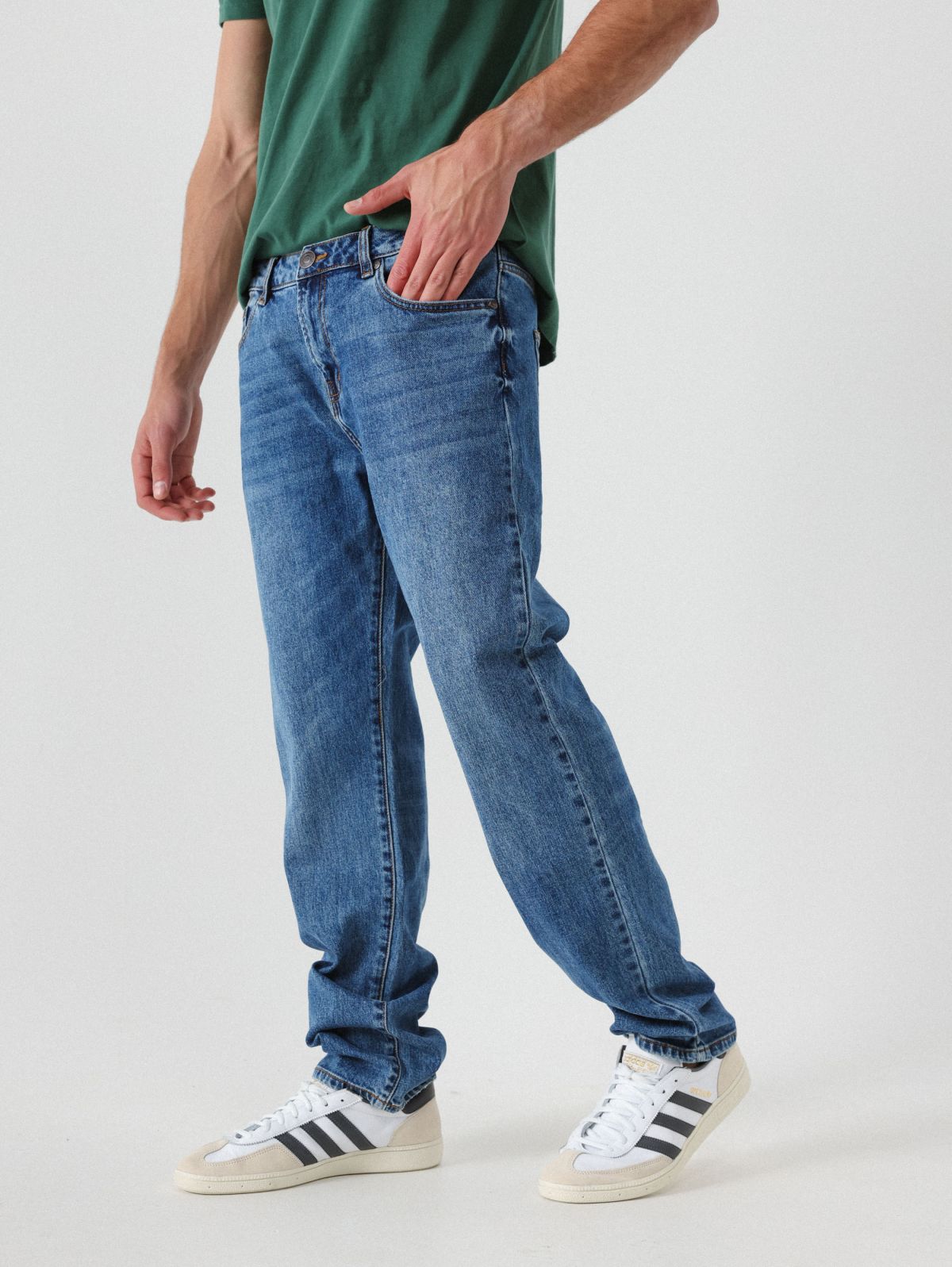  ג'ינס בגזרה ישרה של FOX