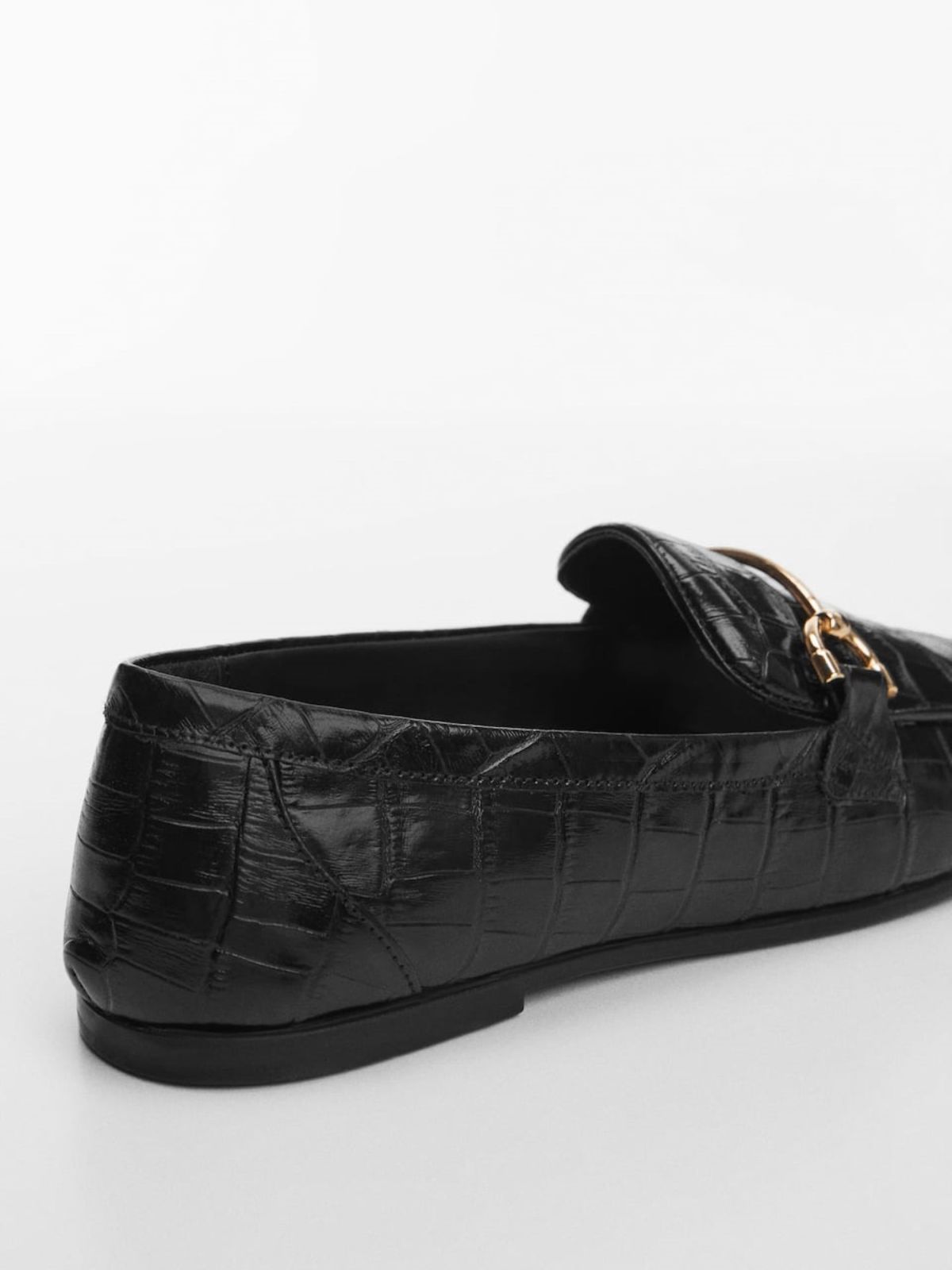  נעלי מוקסין עור בטקסטורה / נשים של MANGO