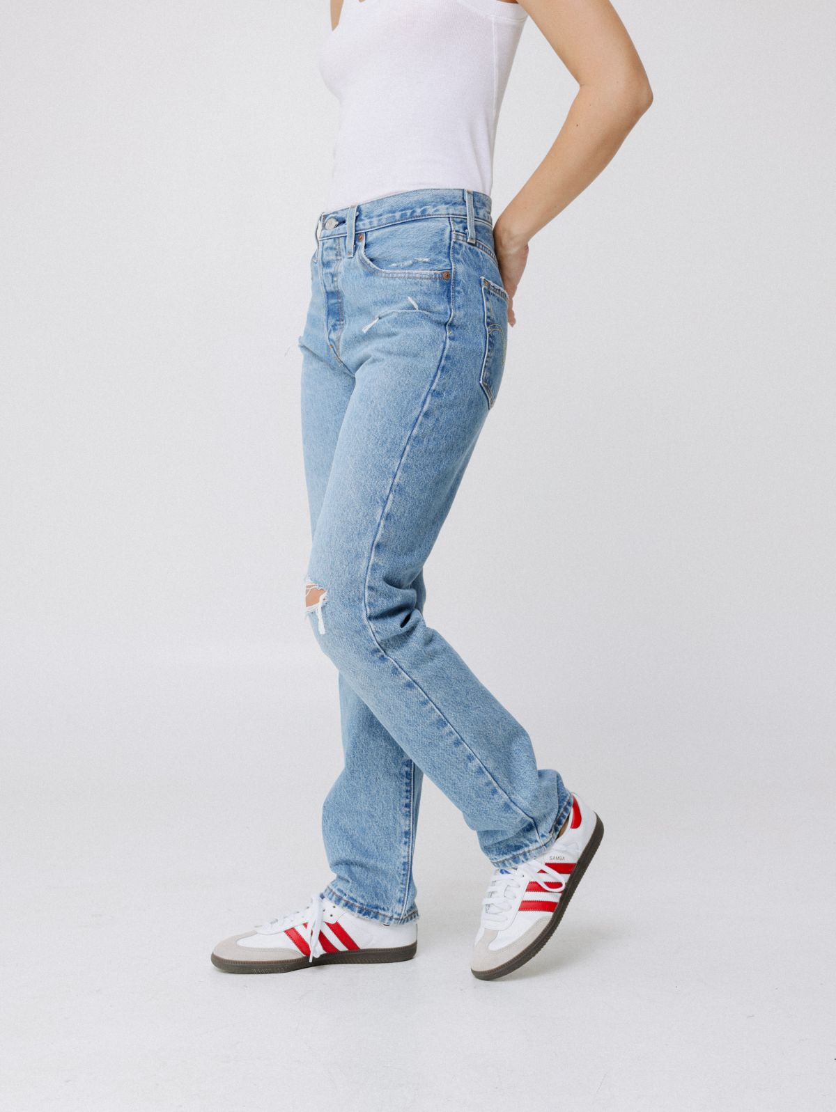  ג'ינס קרעים 501 של LEVIS