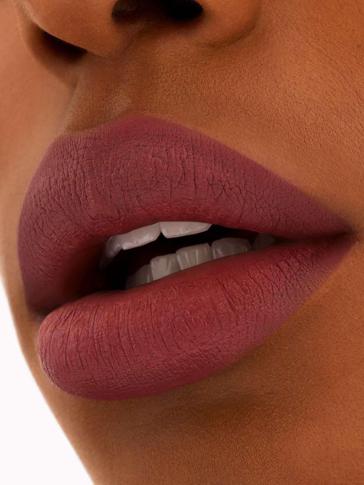  שפתון סטיק עמיד Locked Kiss Lipstick של MAC