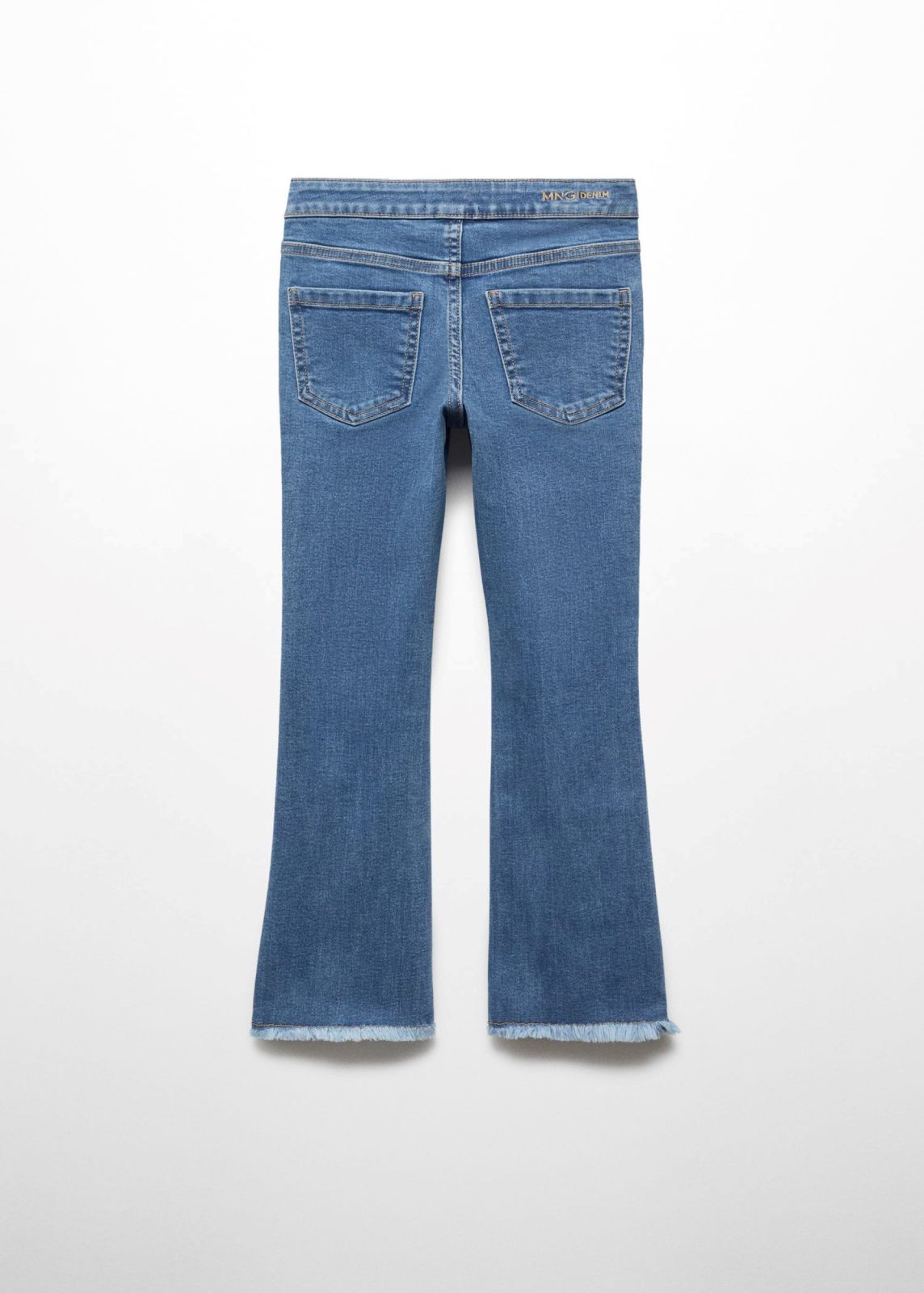  מכנסי ג'ינס עם סיומת פרומה / נשים של MANGO