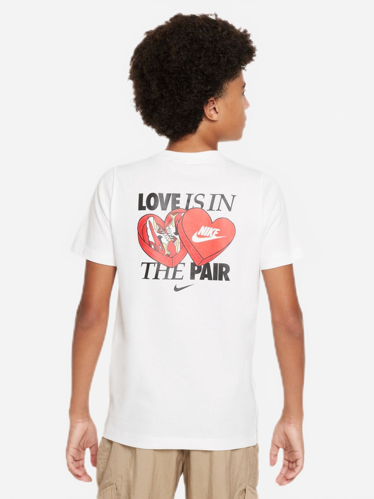  חולצת טישרט עם הדפס לב של NIKE