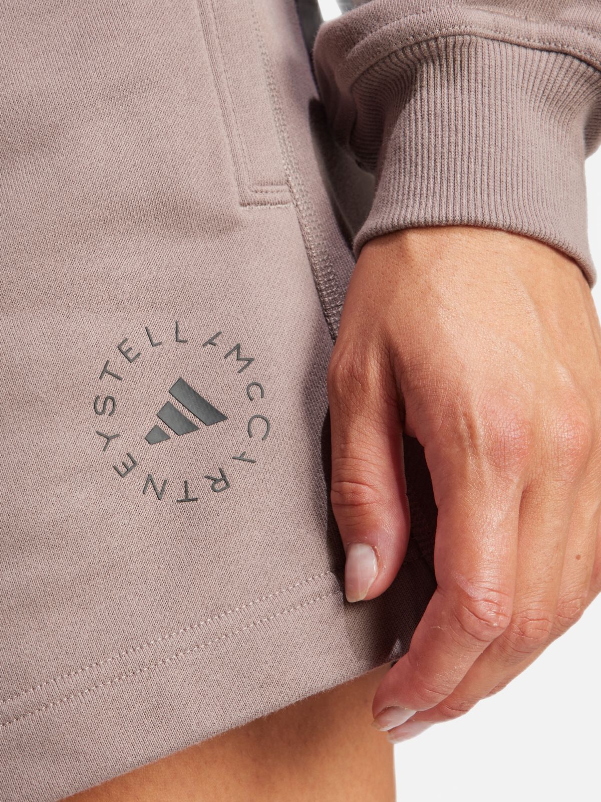  מכנסיים קצרים adidas by Stella McCartney של ADIDAS BY STELLA MCCARTNEY
