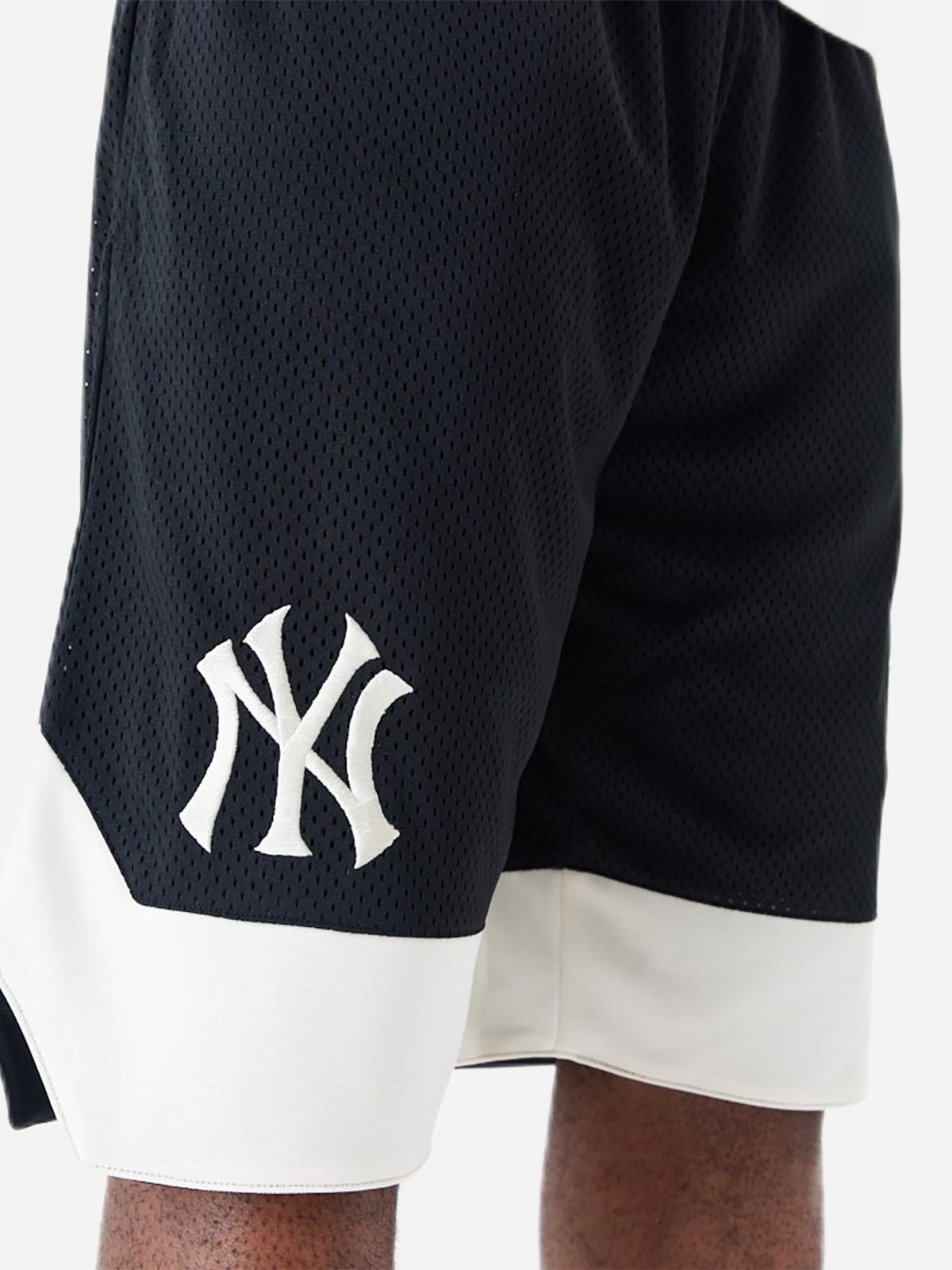  מכנסיים קצרים עם רקמת לוגו New York Yankees של NEW ERA