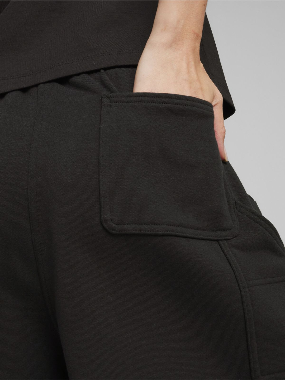  מכנסיים קצרים עם פאץ' לוגו של PUMA