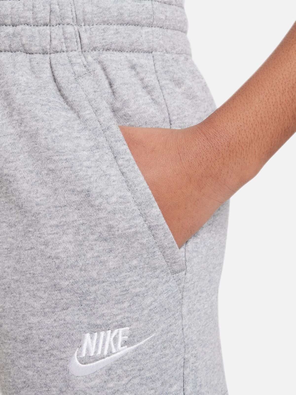  מכנסי טרנינג קצרים עם לוגו של NIKE
