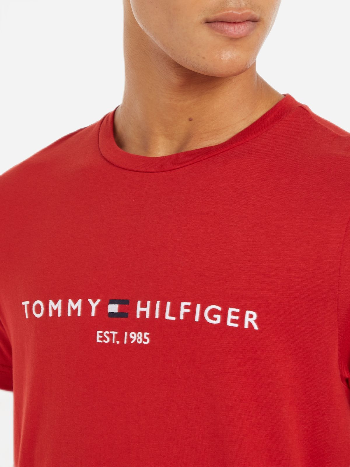 טי שירט עם הדפס לוגו של TOMMY HILFIGER
