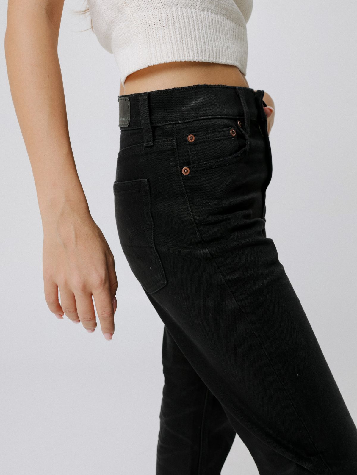  מכנסי ג'ינס בגזרה ישרה של AMERICAN EAGLE