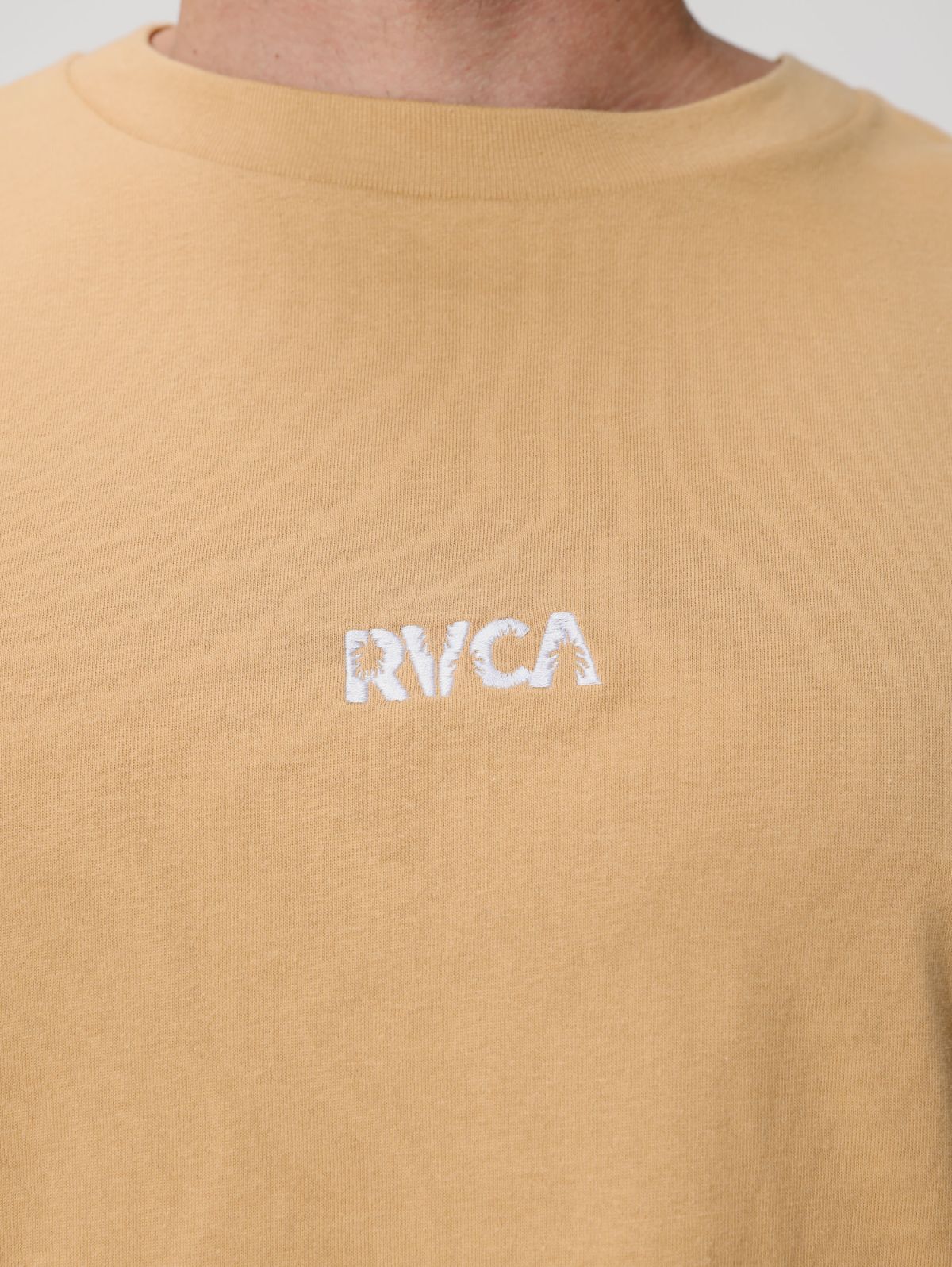  טישרט עם רקמת לוגו של RVCA