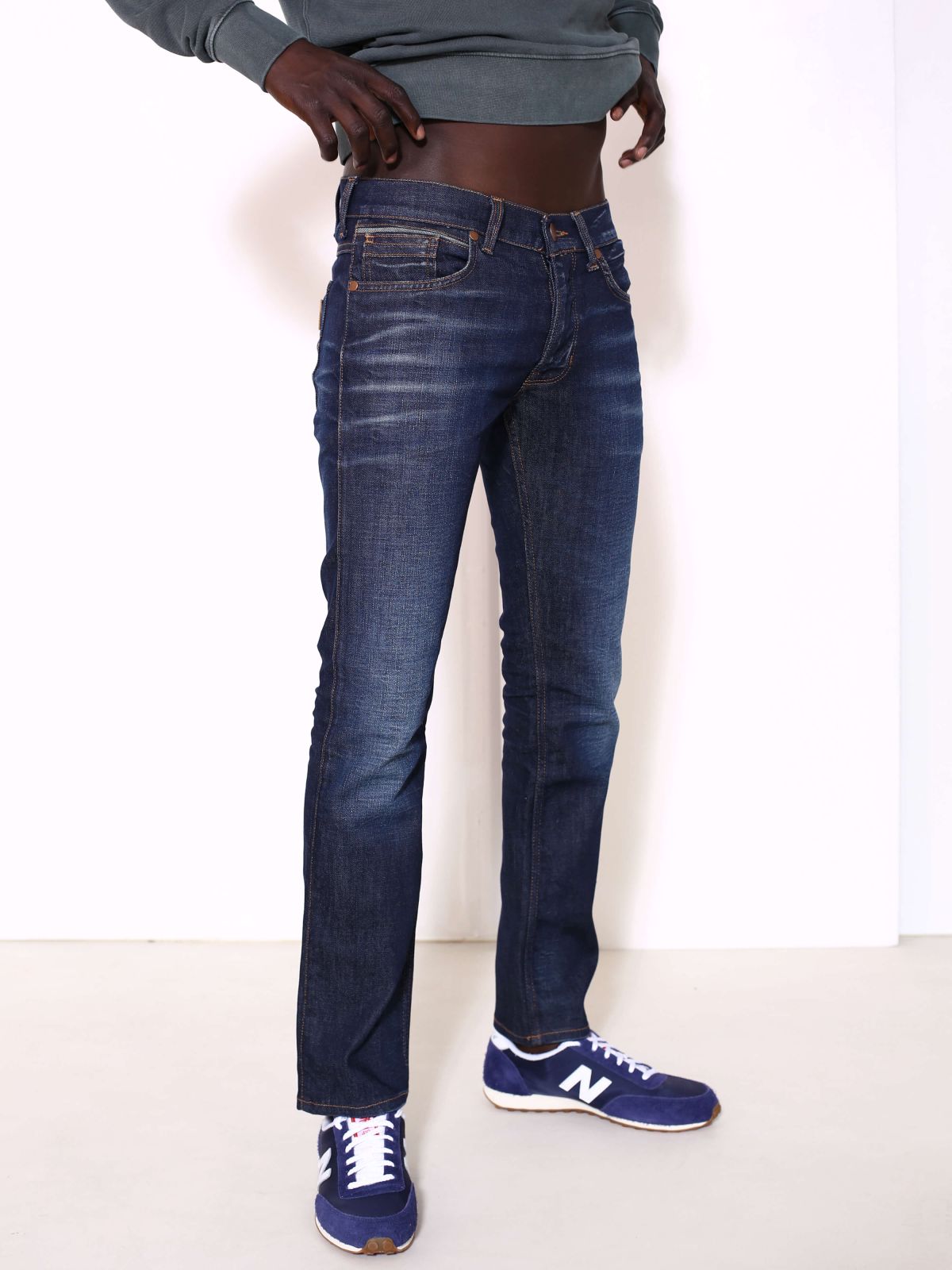  מכנסי ג'ינס גזרה ישרה של WRANGLER