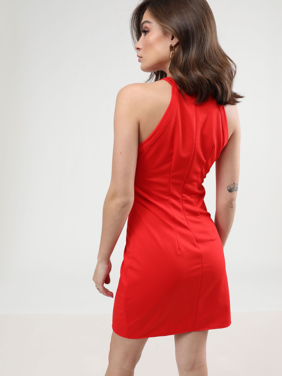  שמלת מיני קולר עם סיומת אסימטרית של TERMINAL X